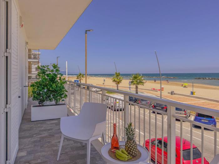 Fronte Mare con Parcheggio by Host Hero