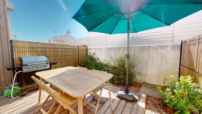 Merlyne Beach Villa 7