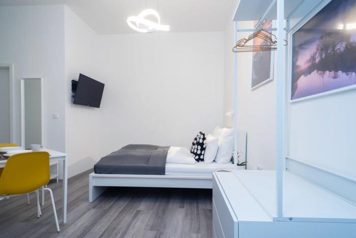 Modern studio apartment at convenient location