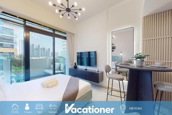 Vacationer Holiday Homes I Peaceful Studio l Modern Gym & Pool Facilities l Close to Downtown Dubai