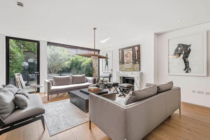 Ultra Luxury Chelsea Home Large Garden