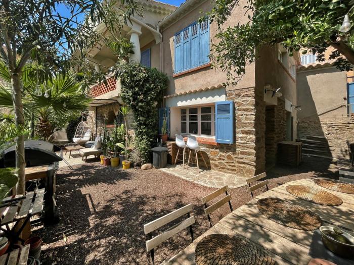 Apartment with private garden and sea view - Ideal for 3 to 7 people