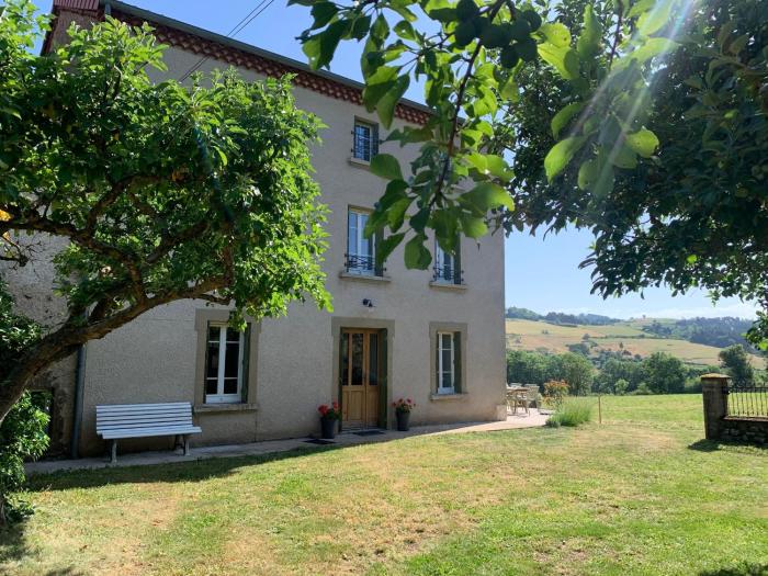 Gîte rénové campagne chic, 6 chambres pour 13 pers., jardin, terrasse, Haute-Loire - FR-1-582-527