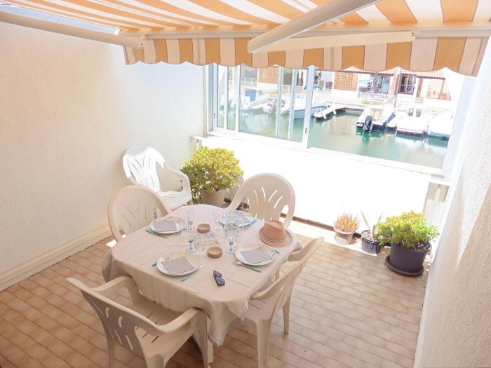 Joli 2 pièces à 200m des plages avec terrasse et parking - FR-1-338-163