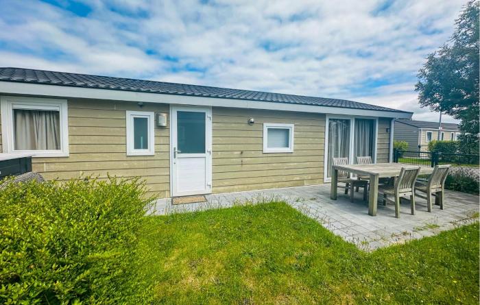 2 Bedroom Beautiful Home In Bredene