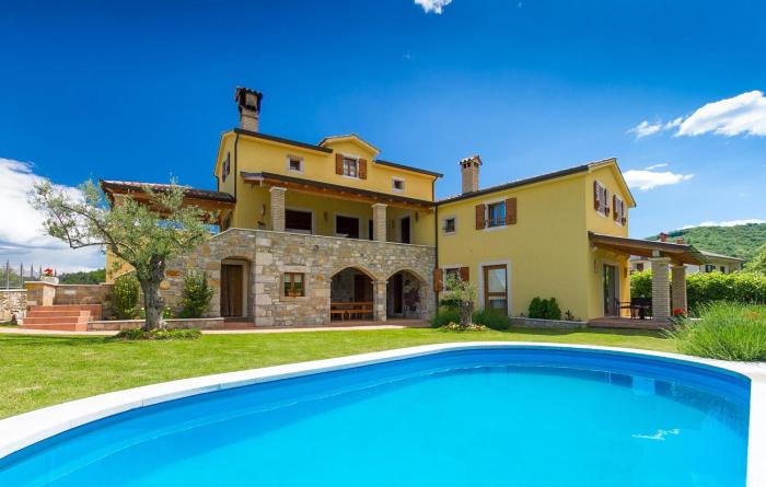 Stunning Home In Pazin