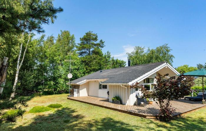 Amazing Home In Væggerløse With Sauna