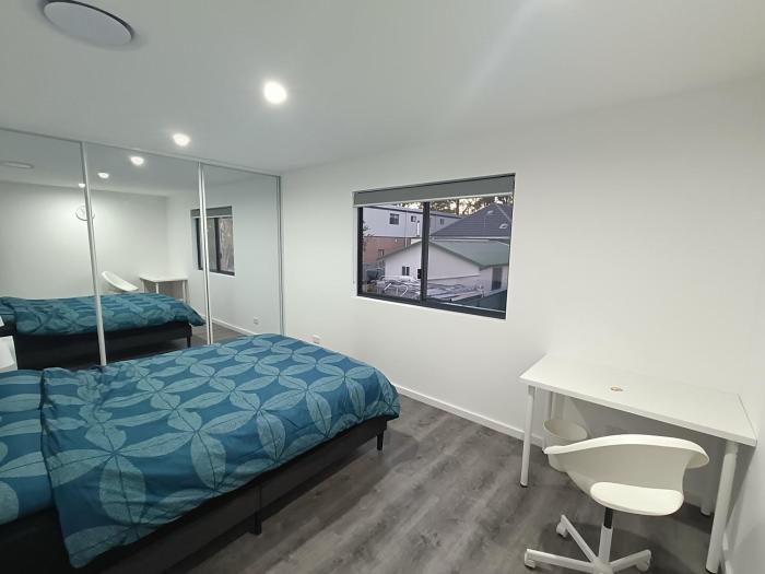 Queen Room in Modern, Guildford House - NR4