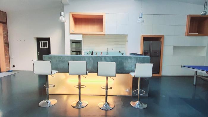 Stylisches City Loft mit Terrasse, zentral & eventgeeignet