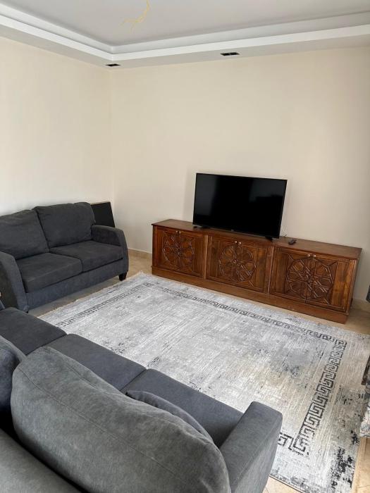 Spacious 3-Bd Hotel Apt in Sheikh Zayed