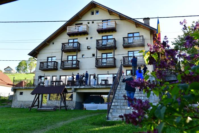 Pensiunea Ursul Carcotas