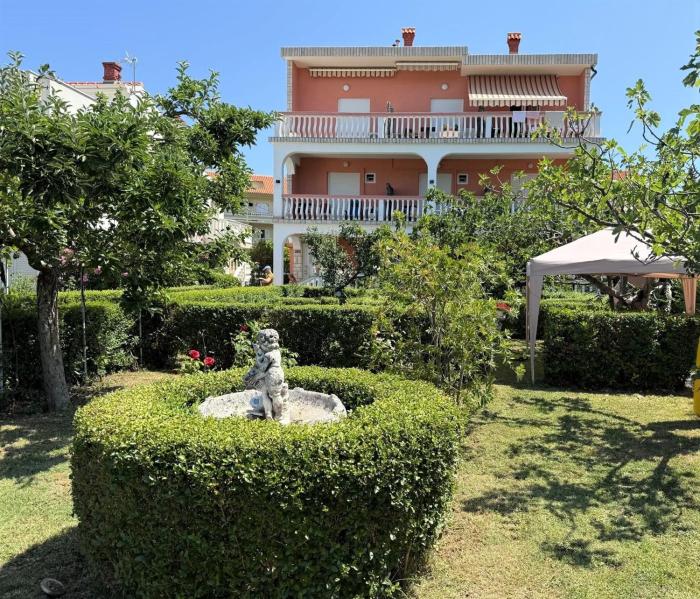 Guesthouse Mira