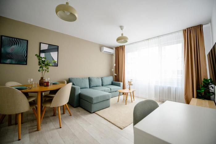 Retreat on Victoriei