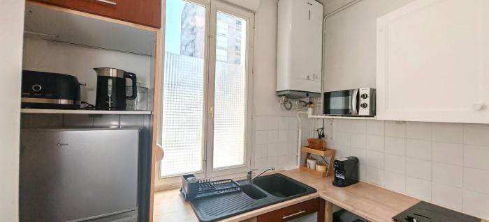 Proche Clignancourt (Métro 4) et Marché aux Puces