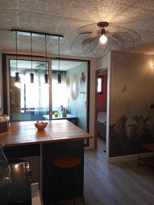 Cosy 4 personnes au bord de leau