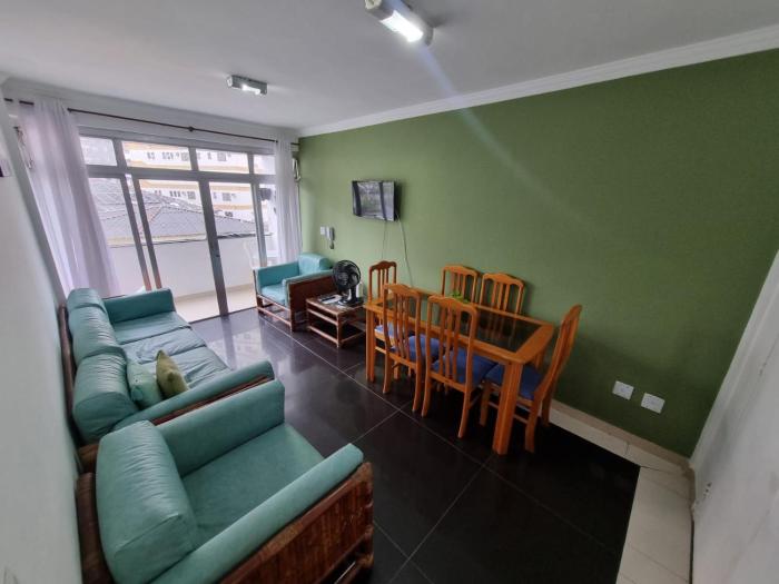 Apartamento amplo uma quadra da praia das Astúrias - Guarujá!