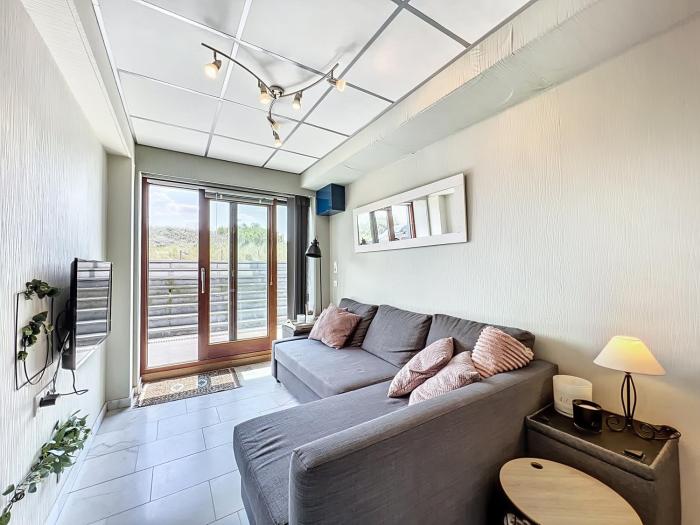 Knus 2-slaapkamer souterrain appartement, direct aan de Middelkerkse zeedijk