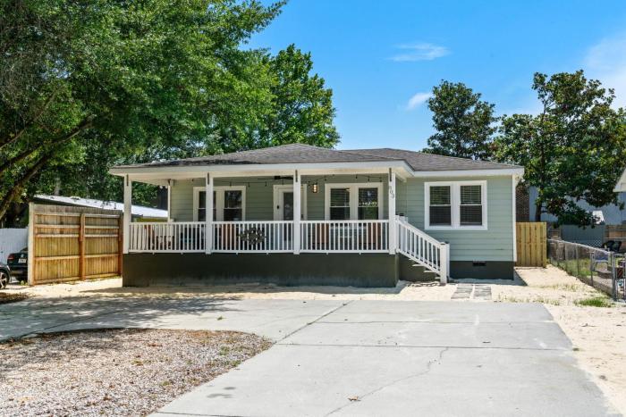 Dunecrest Cottage - Beach Nearby