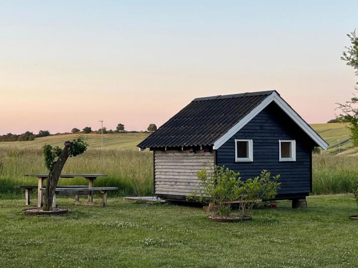 Hyggelig hytte i landlig idyl