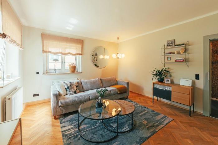 Ferienwohnung 60er Jahre Design Apartment - 65qm Fewo im Zittauer Gebirge - familienfreundliche Unterkunft am Bergfuß zum Töpfer