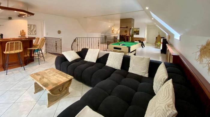 Nouveau, Grand gîte avec vue sur le Mont