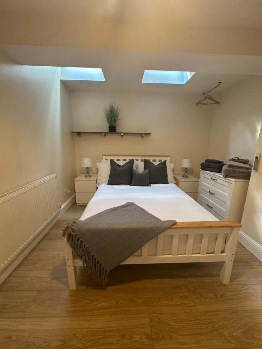 Charming Garden Apartment