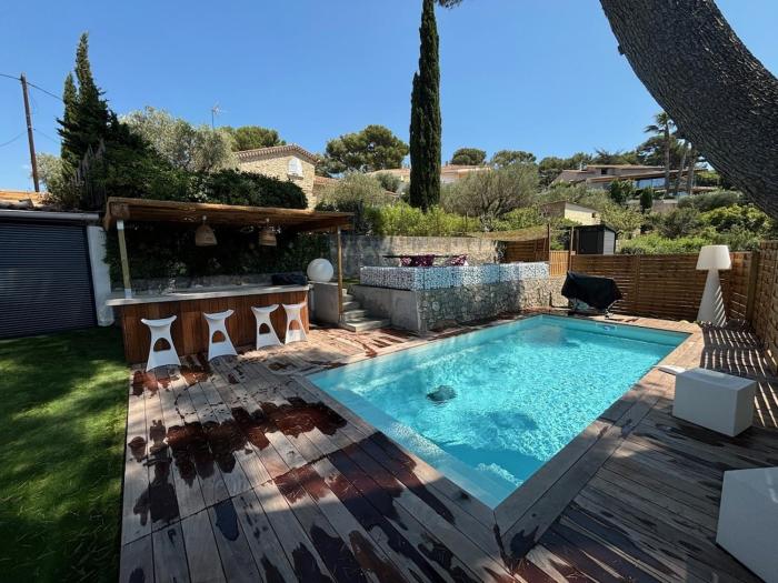 sanary villa design piscine calme clim parking