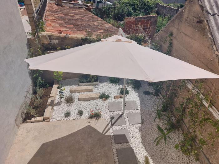 SECRET GARDEN Komiza