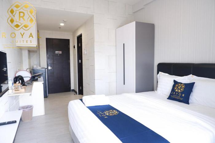 Royal Suites Studio 30ZY - Citra Plaza Nagoya Apartment