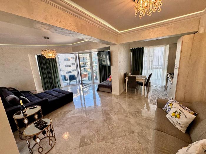 WHITE TOWER Luxury Suite