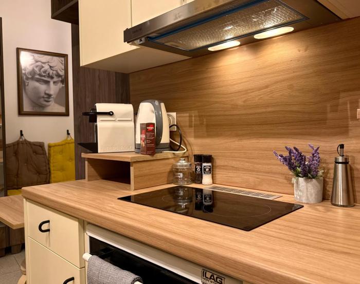 Acropolis Gem in Central Athens