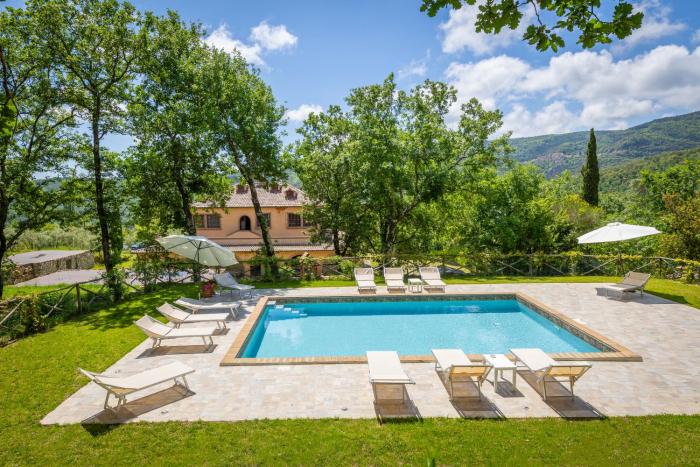 Villa Cresci con piscina Tuscan villa with pool near Sassetta thermal baths & Bolgheri Wine Route