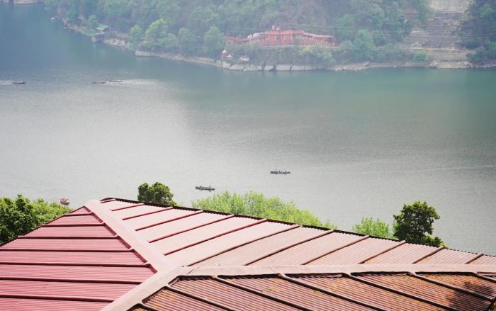 Lake Vista 2bhk close to Mall Road Mellow