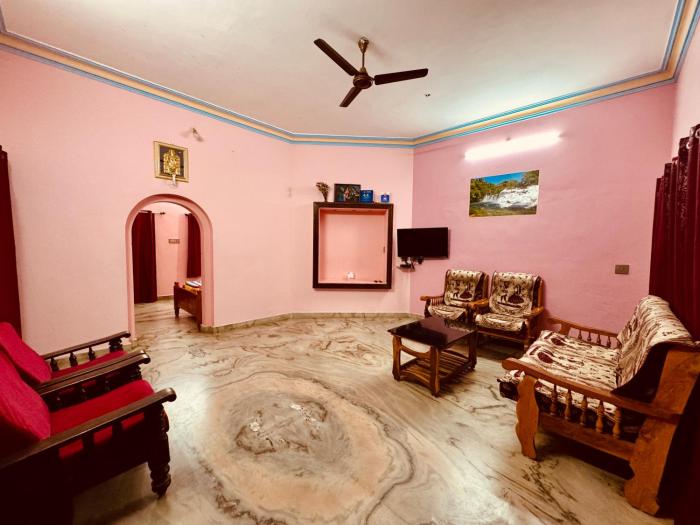 Phoenix Holiday Home