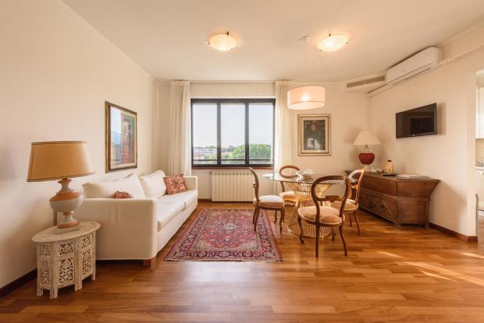 GOLDEN LUXE - Royal Sea View Private Parking