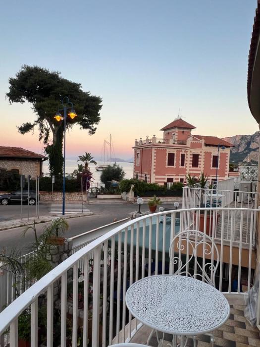 Mondello Sunshine Apartment