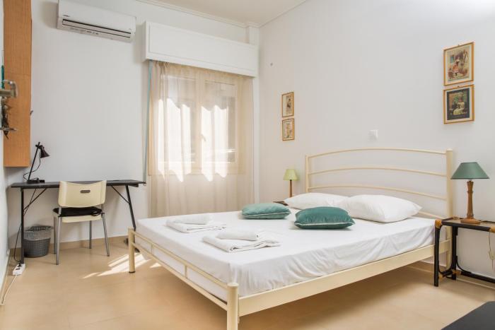 Cute Retro Apartment In Exarchia Neighborhood