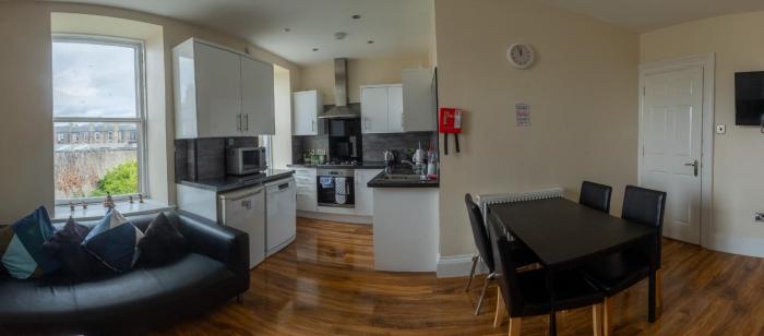 3 Bedroom Apartment with castle views