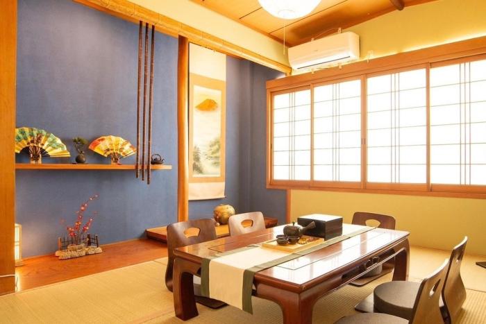 100 square meters up to 11 people Namba Direct Bus 3 mins JR Osaka Loop Line Station 8 mins Train to Namba 12 mins, USJ 30 mins Kyoto Nara OK