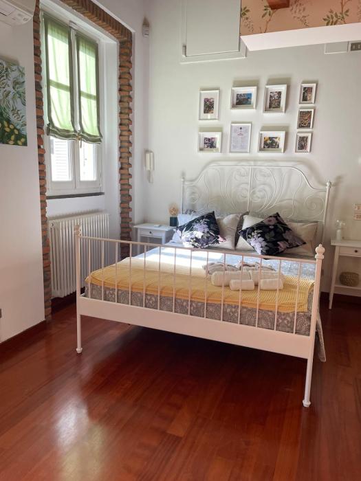 Charming apartment at the Columns of San Lorenzo