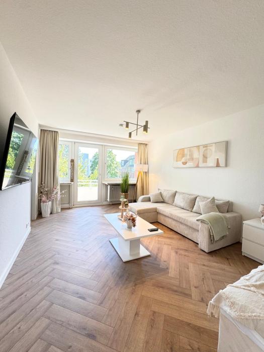 REGENCY Apartments - City Wohnung I Balkon I WLAN I Netflix I Parkplätze