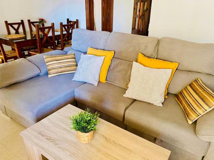 Los Boliches, 3 habitaciones, piscina y chimenea