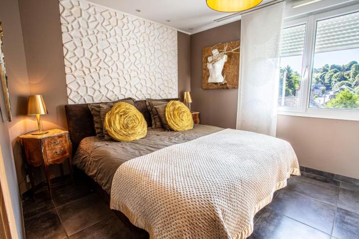 Maison Contemporaine Bien être Jacuzzi Hammam et Art immersif dans un cadre zen proximité Mont Saint Michel