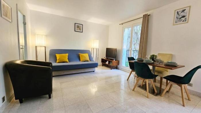 APPARTEMENT QUARTIER SAINT GERMAIN DES PRES en PLEIN COEUR DE PARIS !