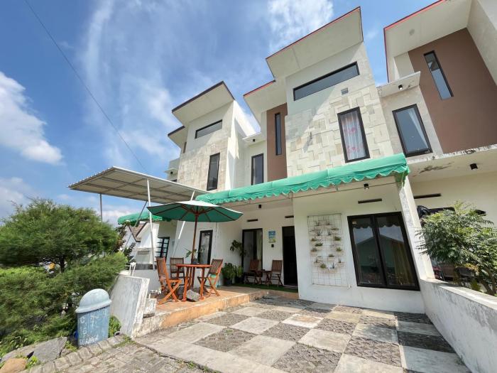 MP Villa Palmiers C8 Malang