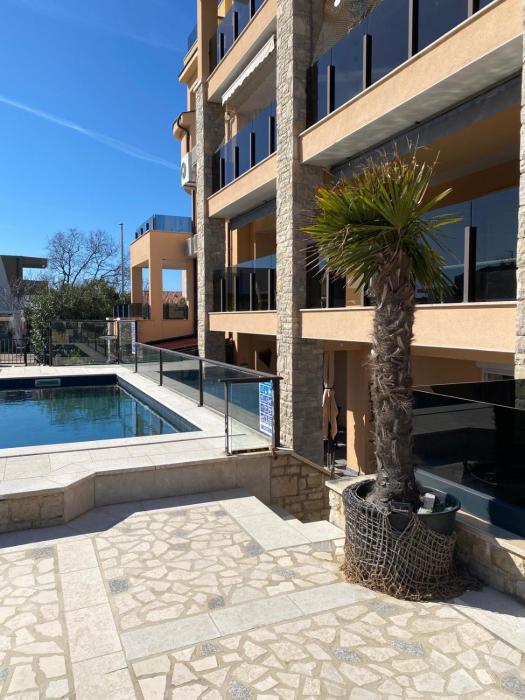 Strandnahes Apartment Pošesi mit Pool nur 200m!