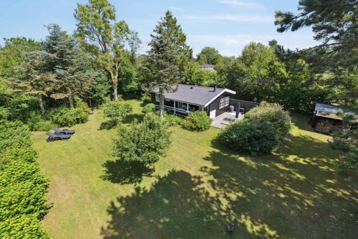 Idyllic Cottage On North Langeland