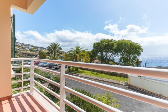 Strelitzia Apartment by AH