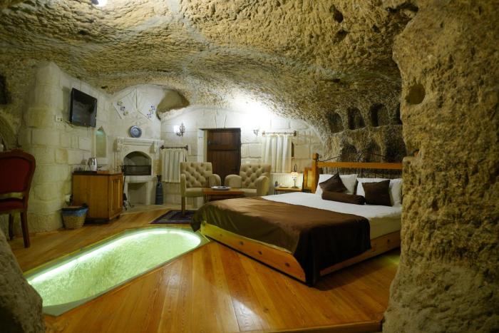 Harman Cave Hotel