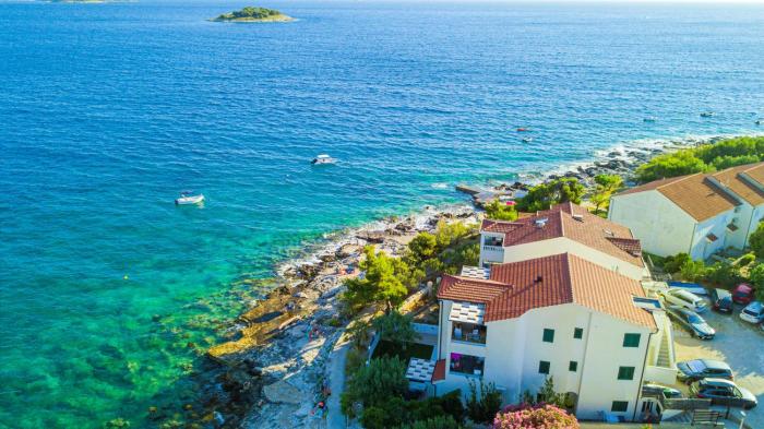 Seaside apartments Polić, Rogoznica